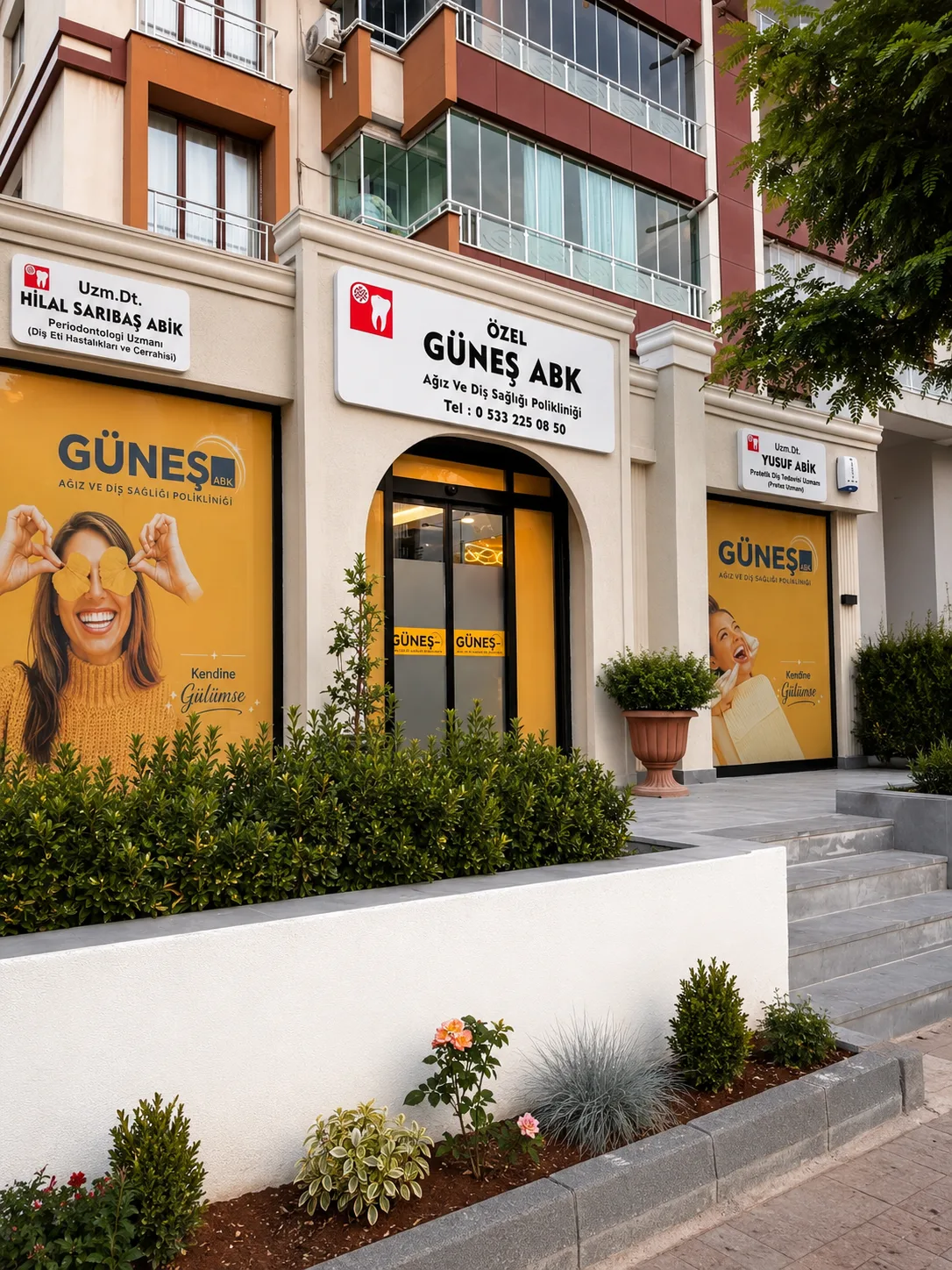 Klinik girişinin açıdan görünümü